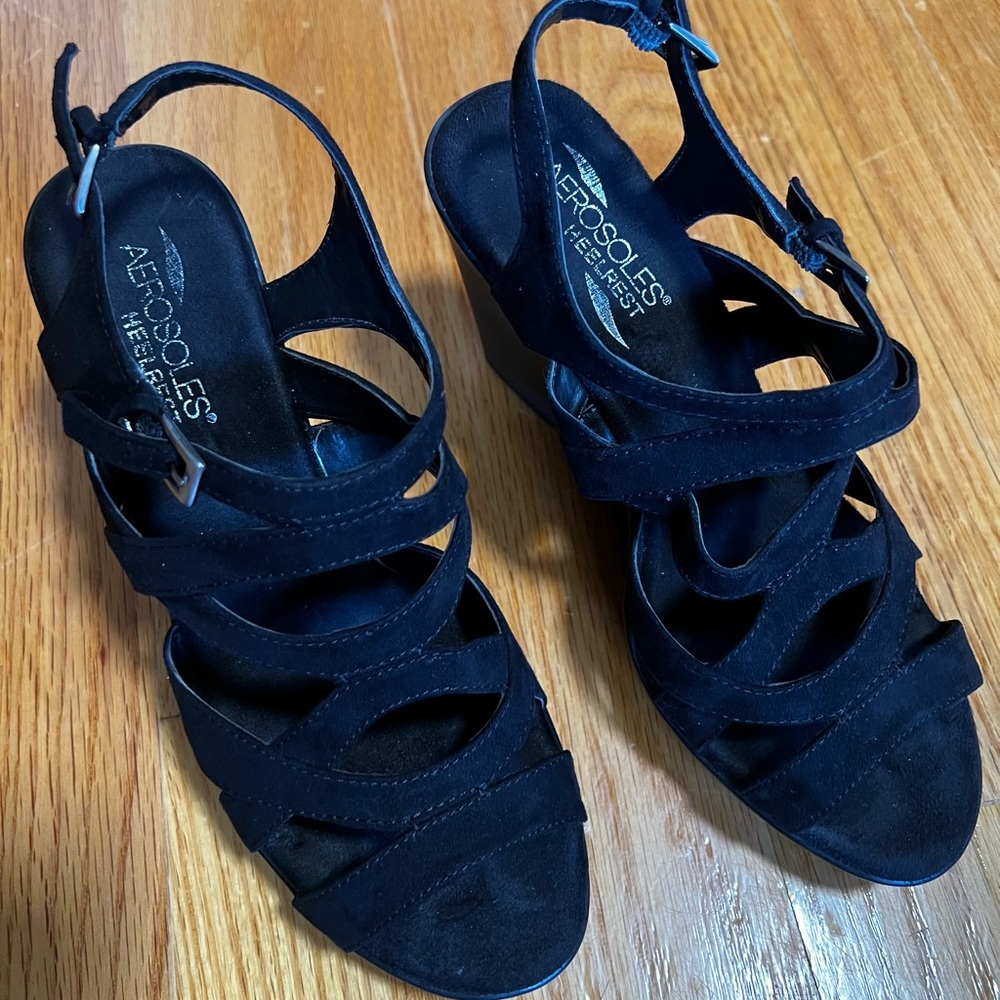 AEROSOLES WEDGE HEELS WITH 1” Platform